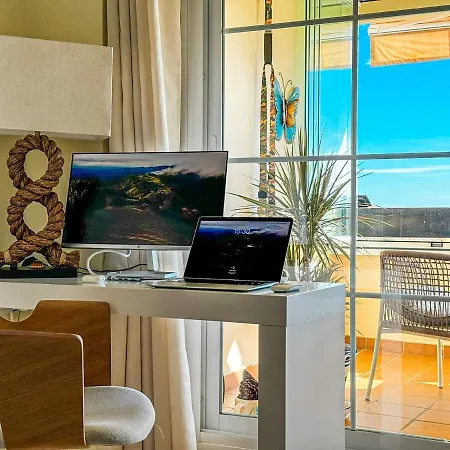 アパート Stylish With Panoramic Sea View & Large Terrace!